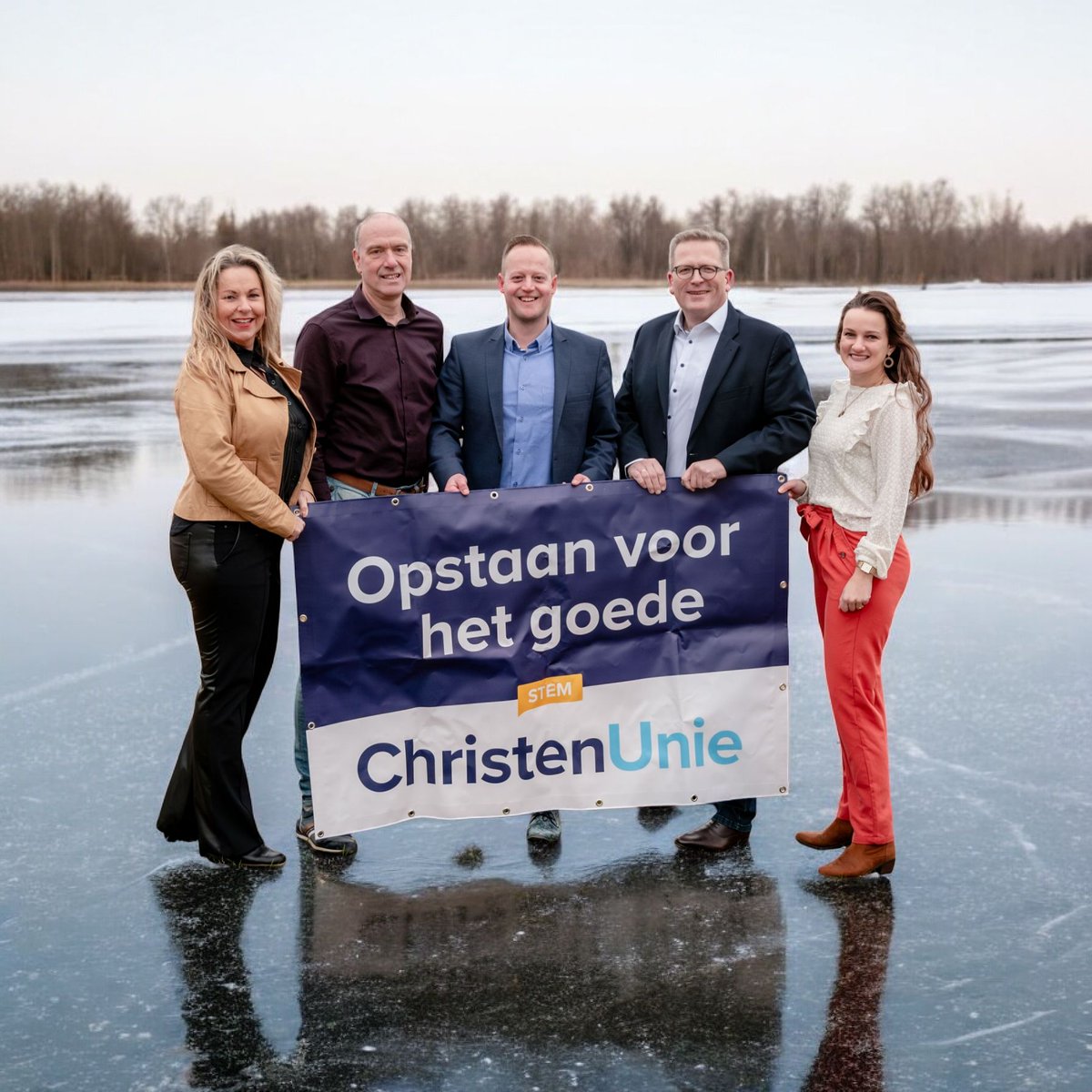 Koek en Zopie yn Damwâld!  
Us digitale Elfdorpentocht hâldt moarn efkes skoft yn it hert fan Dantumadiel.

📍 Winkelcentrum Damwâld
🕙 Sneon 28 feb 2026, fan 10.00 oere ôf

Kom del foar kofje en in praatsje. Wat hâldt dy dwaande yn ús gemeente? Wat giet goed? Wat kin better?