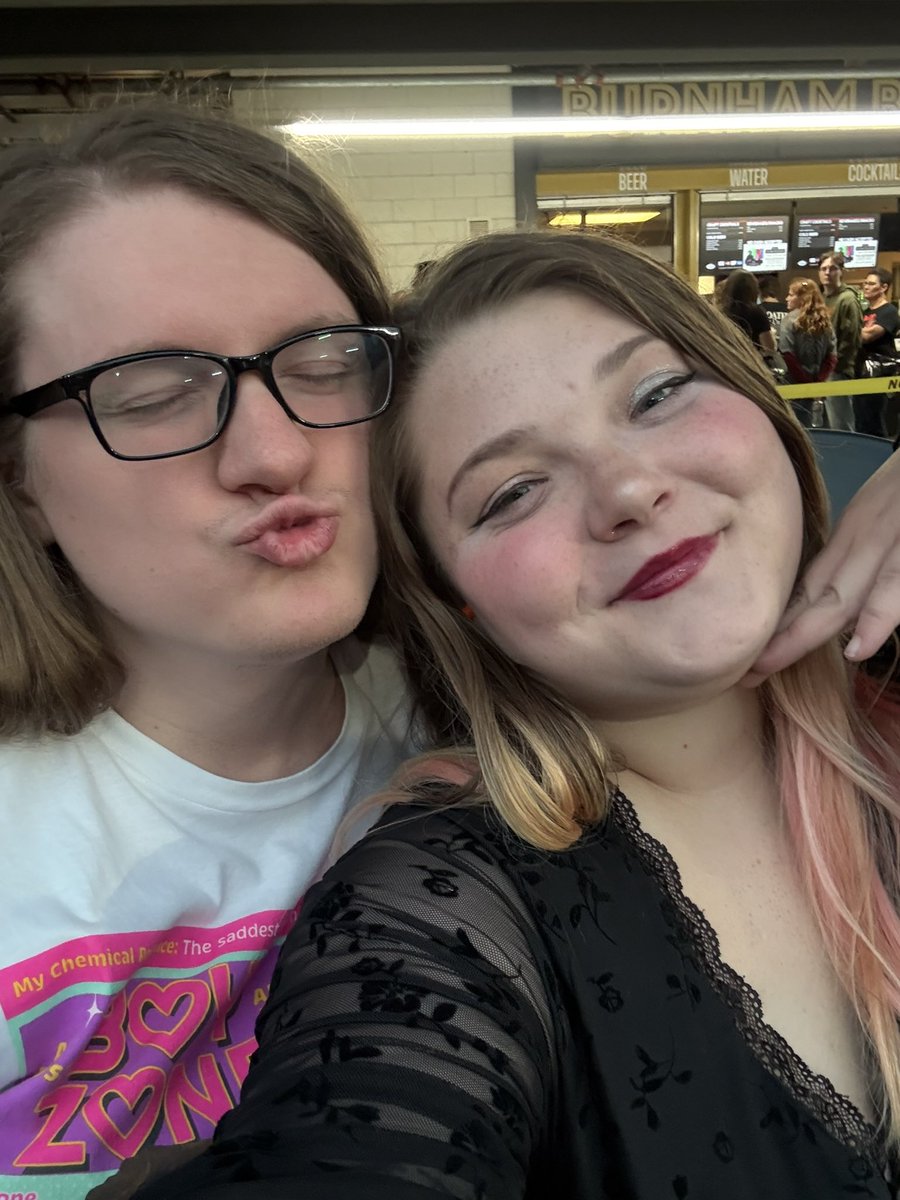 happy four years of twitter mutual turned long term relationship <a href="/petergotbored/">Peter</a>