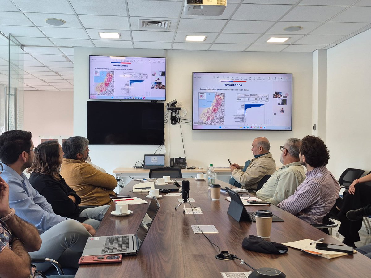 #SENAPREDBiobío coordinó sesión de Mesa de Riesgos Geológicos e Hidrometeorológicos, con la finalidad de abordar acciones estratégicas para la reducción del riesgo de desastres asociadas a procesos de remoción en masa en las comunas afectadas por los incendios forestales.