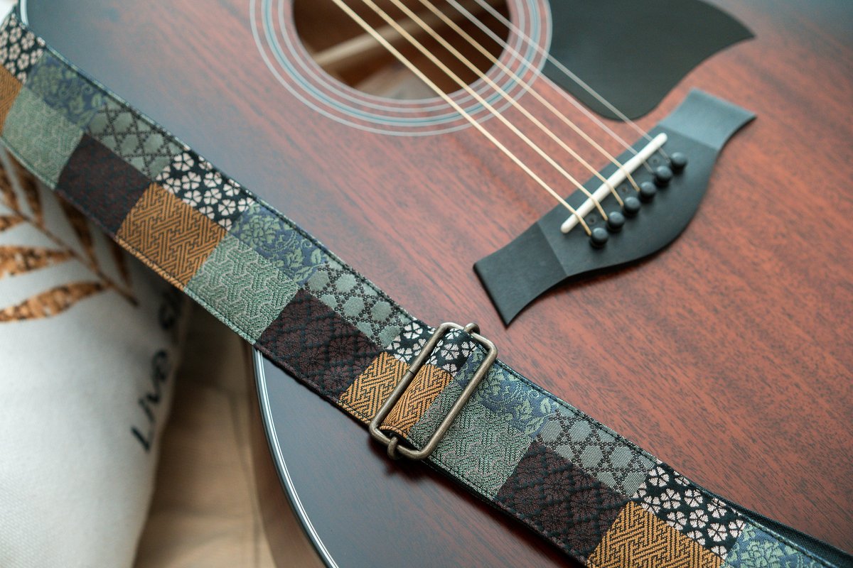 LunatiqueRob's tweet photo. Just got these Japanese guitar straps from Bibiri (an Etsy shop) and took some photos. They are absolutely gorgeous and feel  extreme high quality too. I already own a bunch of high-end guitar/bass straps, but these take the crown. #guitars #guitarstraps https://t.co/Sdmn41TFLt