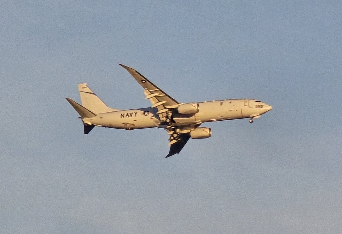 N214WN's tweet photo. A couple cellphone pics I got of P-8A 169562 over Solomons Island

#AE5F4B https://t.co/VOpI8bIm5h