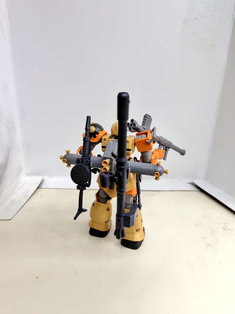 機動戦士ガンダムサンダーボルト MS-05 ザクⅠ 積みプラから箱絵違い