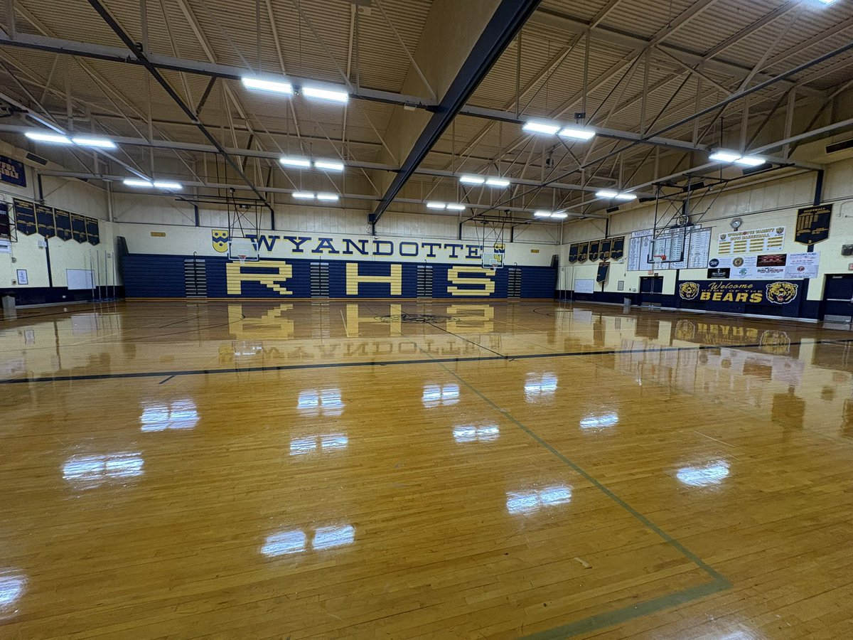 Wyandotte Roosevelt Boys Basketball tweet media