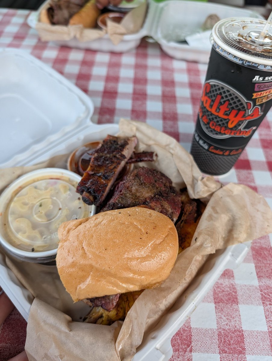 Shmoney Maker Shman☭ tweet media