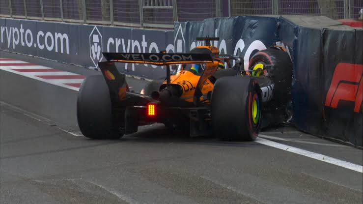 F1atrasado's tweet photo. BATE OSCAR PIASTRI EM BAKU

O LIDER DO CAMPEONATO ESTA FORA DA CORRIDA JA NA PRIMEIRA VOLTA! https://t.co/l2lpCT27JH