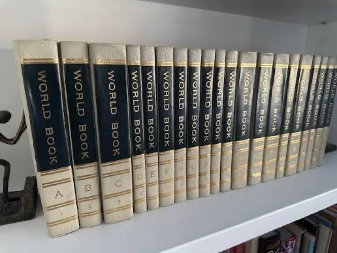 miles_commodore's tweet photo. When I was 12 years old, this was my internet. https://t.co/4XKgVpzvqx