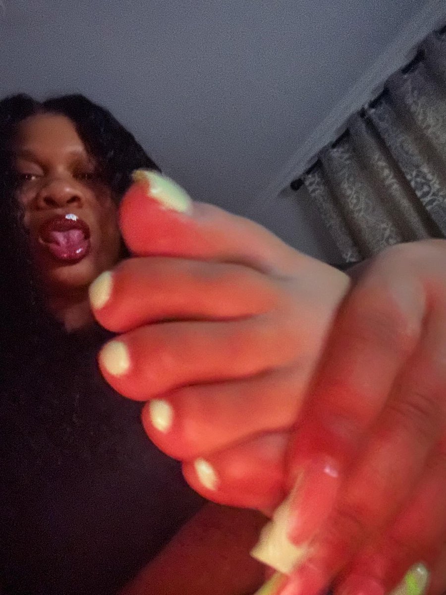 Izzy_ibee's tweet photo. If you’d like the toes, let a girl know😌 https://t.co/sn7hjla7G7