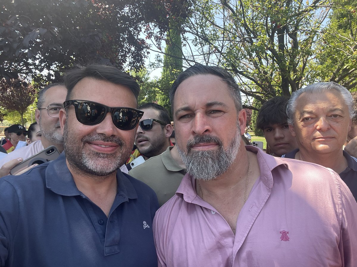 Juansanz00's tweet photo. #AbascalPresidente https://t.co/6AznbbGDs0