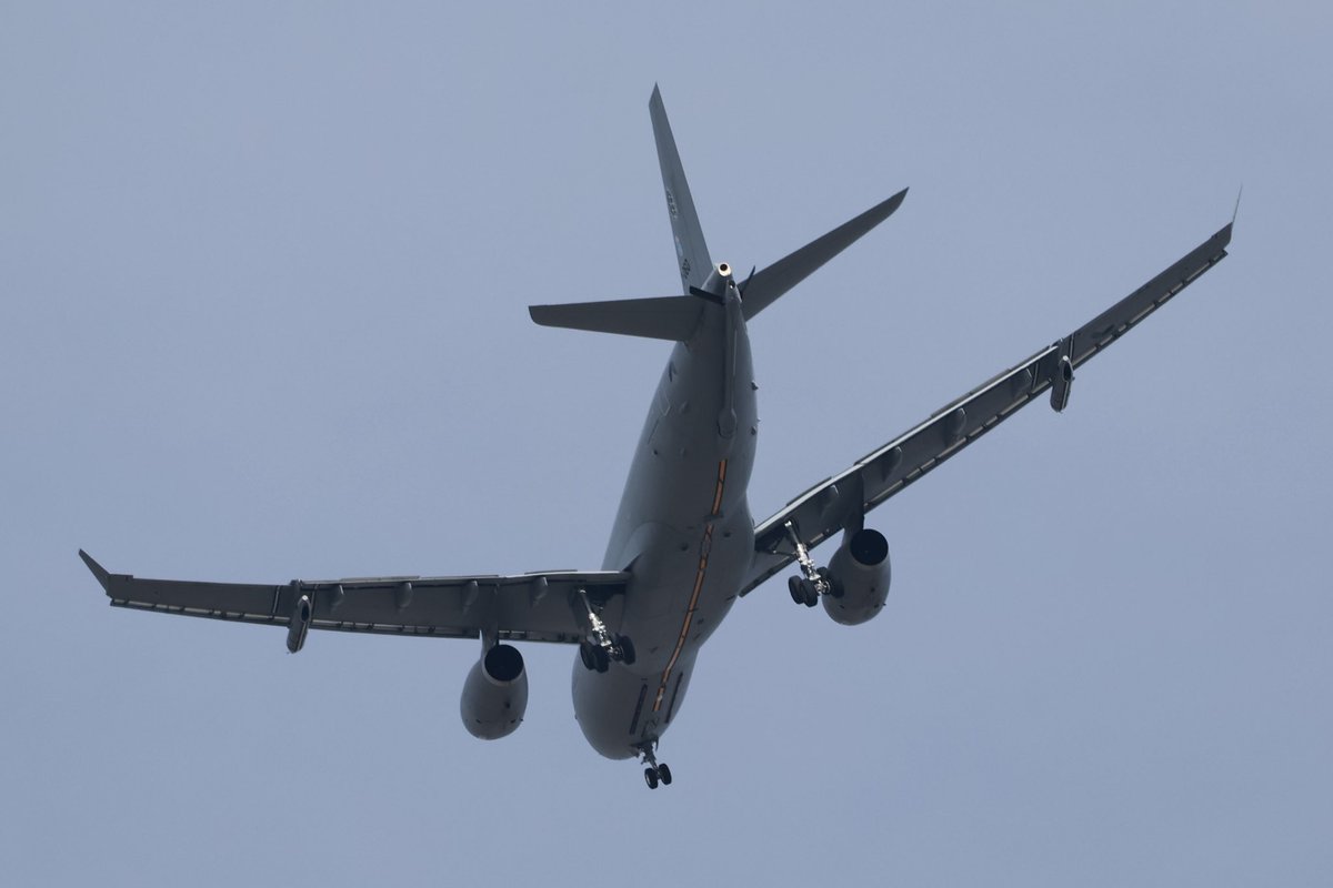 WasatchSkyWatch's tweet photo. 2 Royal Netherlands Air Force Airbus A330 Multi Role Tanker Transport landed a bit ago at SLC international. Caught the first one MMF26 on approach. https://t.co/Vfel5o1BFB
