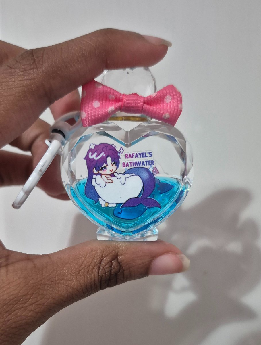 Got pink bows for the bottles 🩷🩷