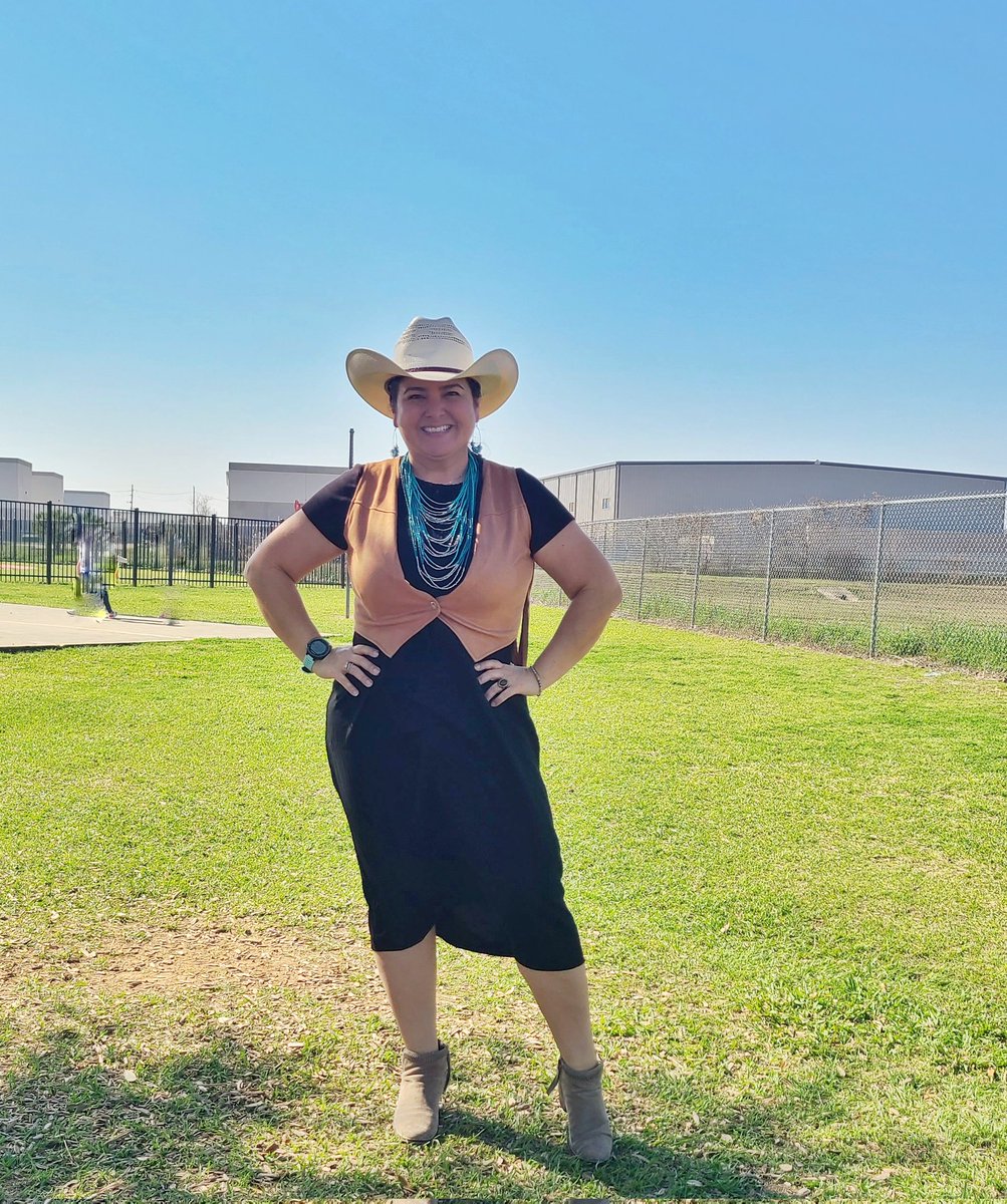 Ms_VillamizarBL's tweet photo. Go Texan Day at @MRobinsonElem Our kindergarteners were so excited to learn a little bit about our State! Another student completed the StMath Journey @MINDEduOrg  #LoneStar #Texas #STMathTX @RODEOHOUSTON @CyFairISD #MRobPRIDE @MRobinsonElem https://t.co/5uWI1m2Qo8