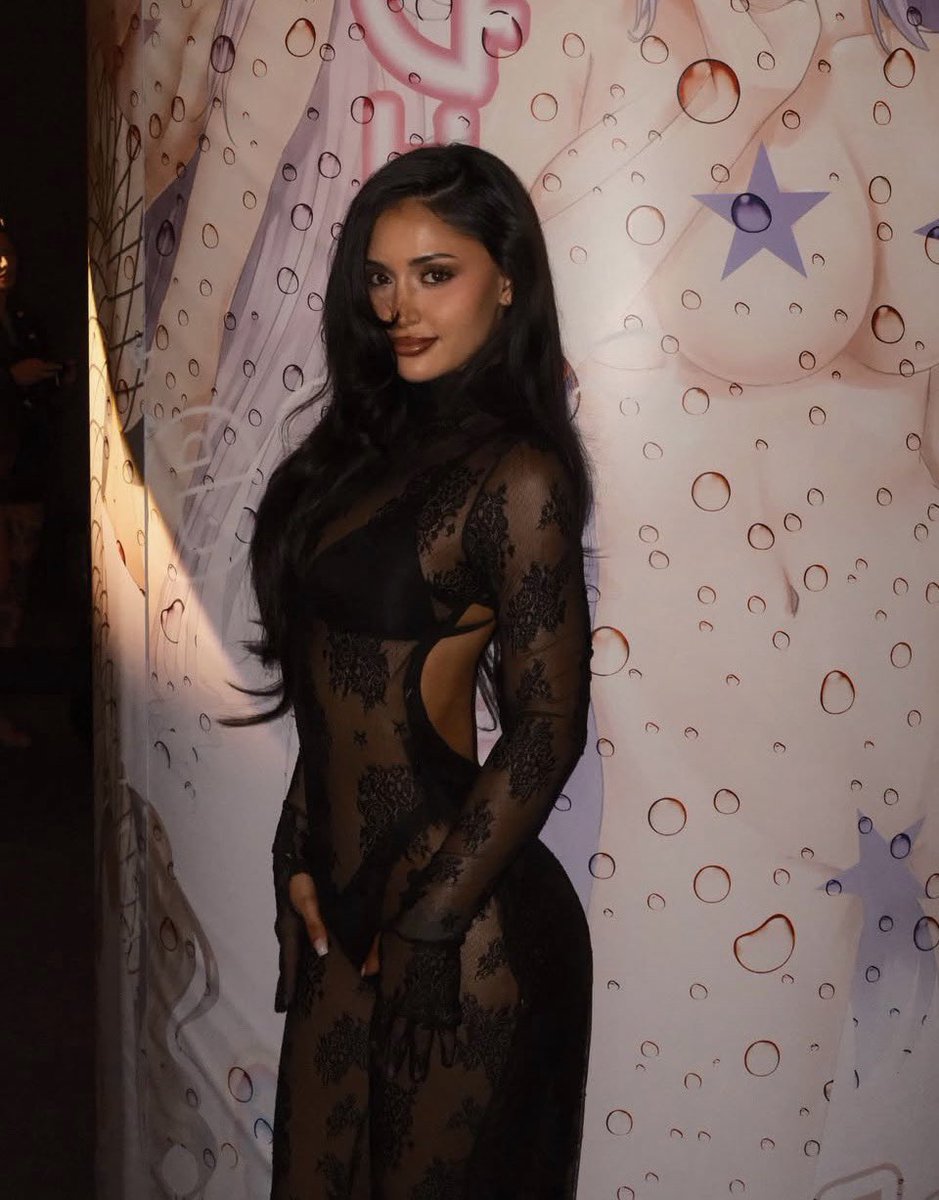 SBRLEIGH's tweet photo. no cause leah kateb at the mfw… just woowww she’s so beautiful https://t.co/3KLrhzLNyS
