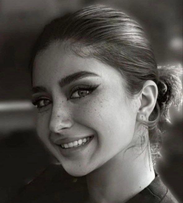 🚨 بی‌خبری از #کاملیا_نظری ۱۷ ساله و اهل شیراز، در۱۹ دی‌ بازداشت شده و هیچ اطلاعی از او منتشر نشده است. مادرش که تنها سرپرست اوست، در نگرانی و بی‌خبری کامل روزها را می‌گذراند و پاسخی از مراجع مسئول دریافت نکرده است. 
#KingRezaPahlavi #IranMassacre