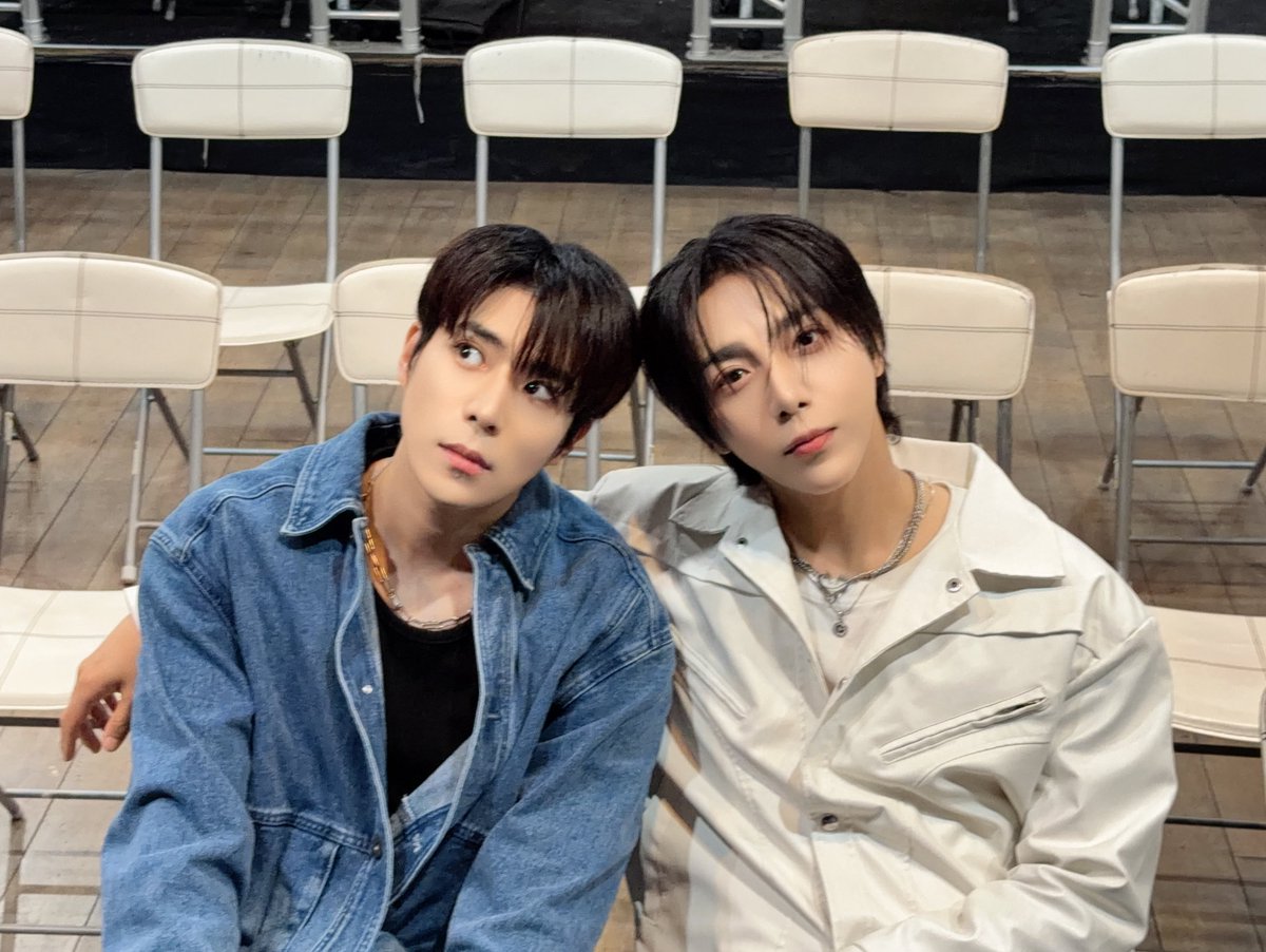 Too Many Color (TMC) tweet media