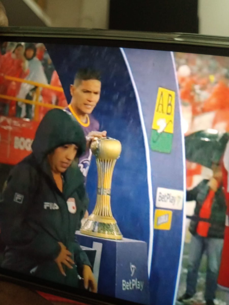 blog_colombia26's tweet photo. Curiosidades FPC

En la final 2024 , Aldair Quintana había tocado la copa , muchos dicen que esto es de mala suerte , y como ya saben la historia, venció está "profesia". https://t.co/ugkGJu1942