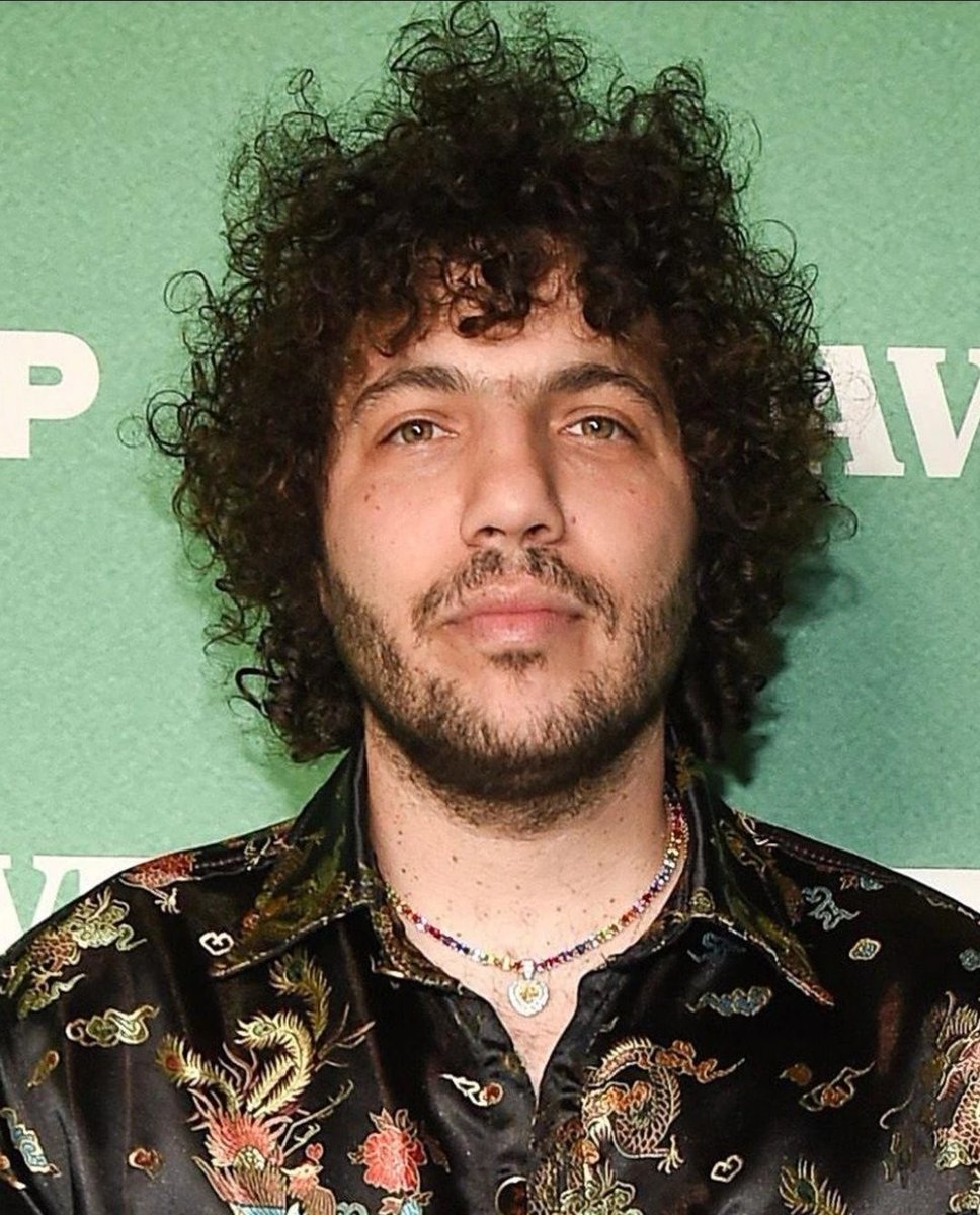 GiggleVibes247's tweet image. Selena Gomez just went THERE! 😂 On Benny Blanco’s hygiene: “I like a lil funk… he changes his underwear every 7 days!” 🩲💀 #BennyBlanco #SelenaGomez #HotTake #LOL