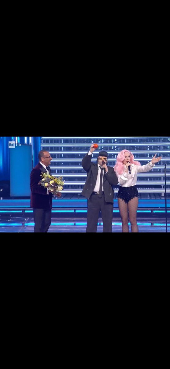 Airsystemct's tweet photo. Tony Pitony, caco a Sanremo. Genio! https://t.co/3TLP0Wu7LM