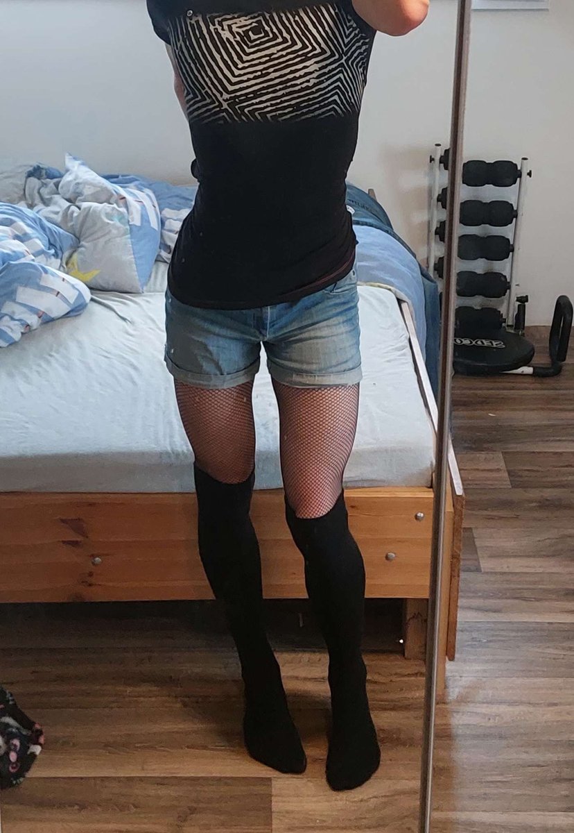 qtdefik's tweet photo. best waist in the game rn trust
#femboy #snatched #baddie https://t.co/8d3usdvARG