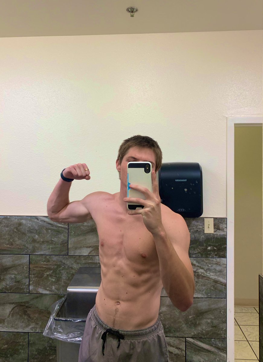 Everest FoXX tweet media