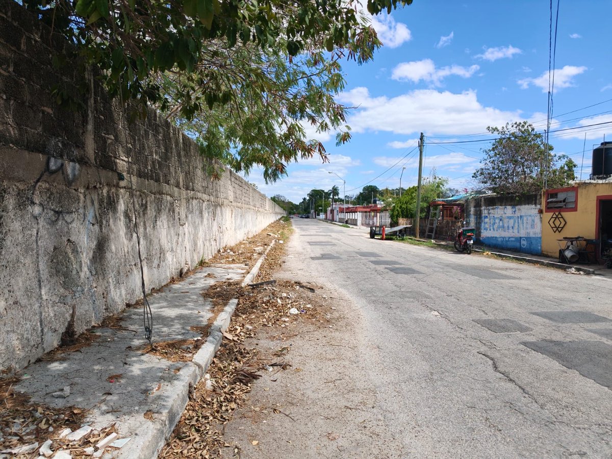 Escuchar y visibilizar los problemas son los primeros pasos para resolverlos.

Hace unos días, en Chuminópolis, don Efraín me compartió su preocupación porque había mucha hierba crecida y acumulación de basura en la zona, afectando la movilidad y la seguridad de quienes transitan