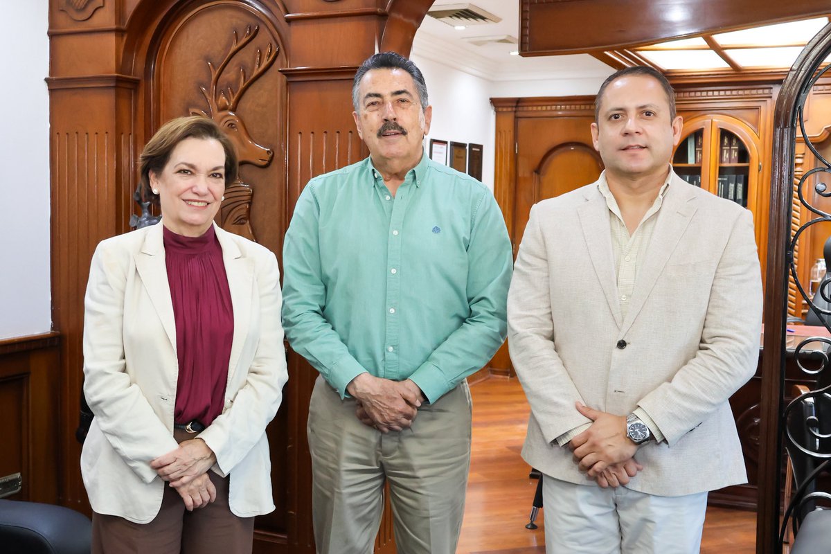 transparenteSon's tweet photo. El día de hoy, la Secretaria María Dolores del Río, y el Alcalde de Cajeme Javier Lamarque, se reunieron para trabajar coordinadamente con el nuevo modelo de transparencia y rendición de cuentas de Transparencia para el Pueblo de Sonora, que encabeza Francisco Zavala. https://t.co/OLgjr7cBSG