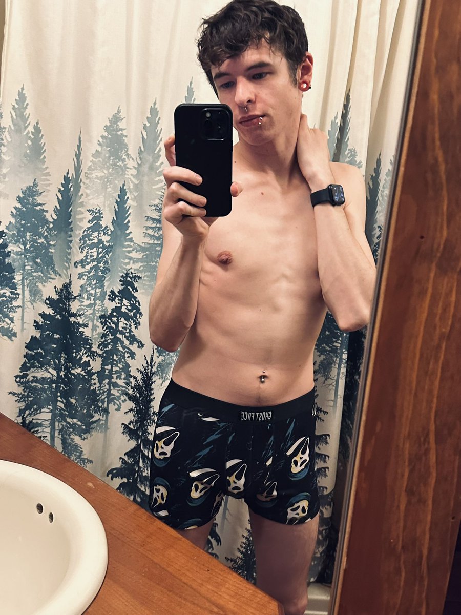 Seeing Scream 7 tomorrow so naturally I had to buy some ghostface boxers but idk which pair I like more 😅