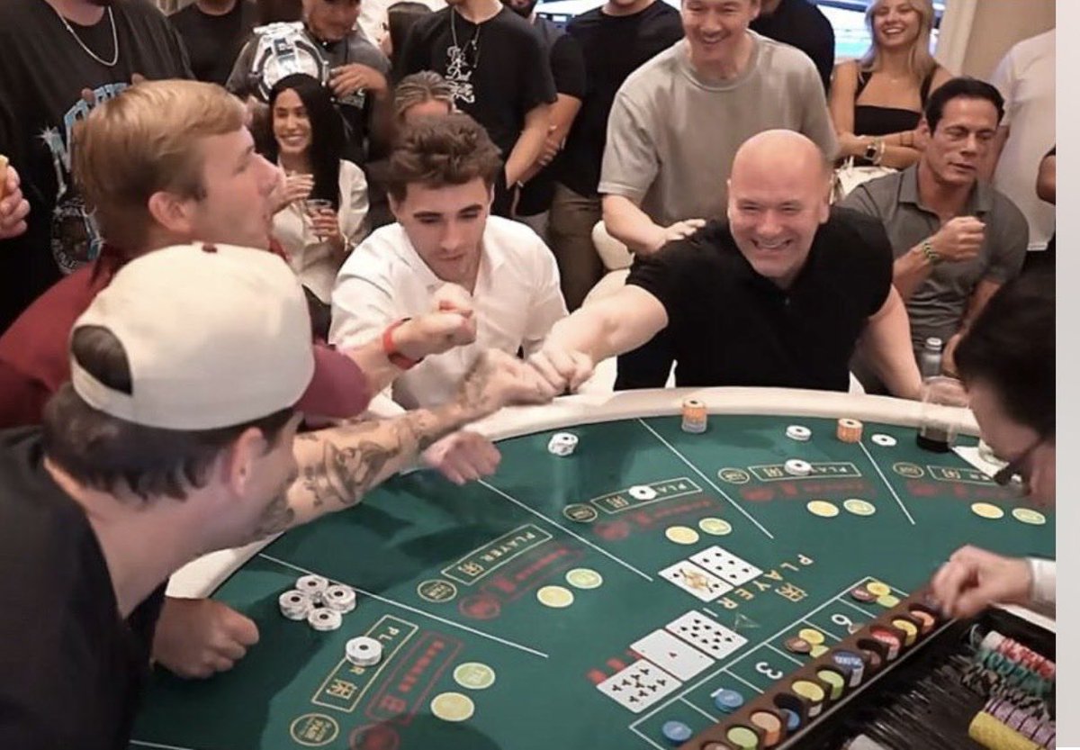 danablueufc's tweet image. Everybodys waiting on the announcement.
Meanwhile we keep them racks stacking with Steiny on blackjack like its nothing.
#DanaWhite #UFC