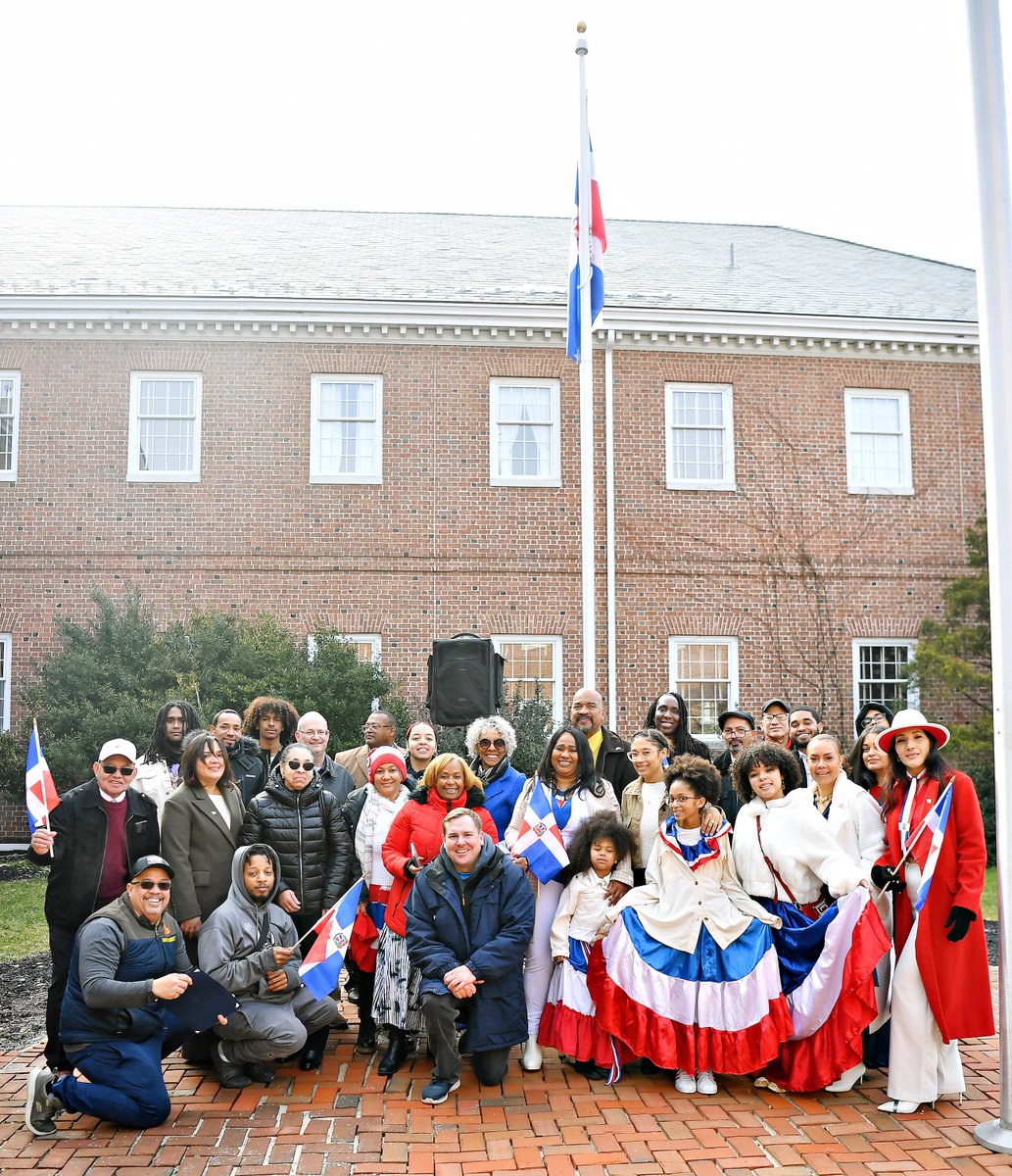 Dawn J. Sagert tweet media