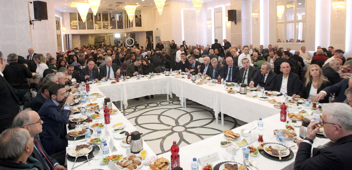 Türkiye Bosna Sancak Derneği tarafından düzenlenen geleneksel iftar programına Genel Başkanımız Özcan Sönmez, önceki dönem genel başkanımız Adnan Şahinler ile birlikte katılım sağladık.

Misafirperverlikleri ve bu güzel organizasyon için emeği geçen herkese gönülden teşekkür
