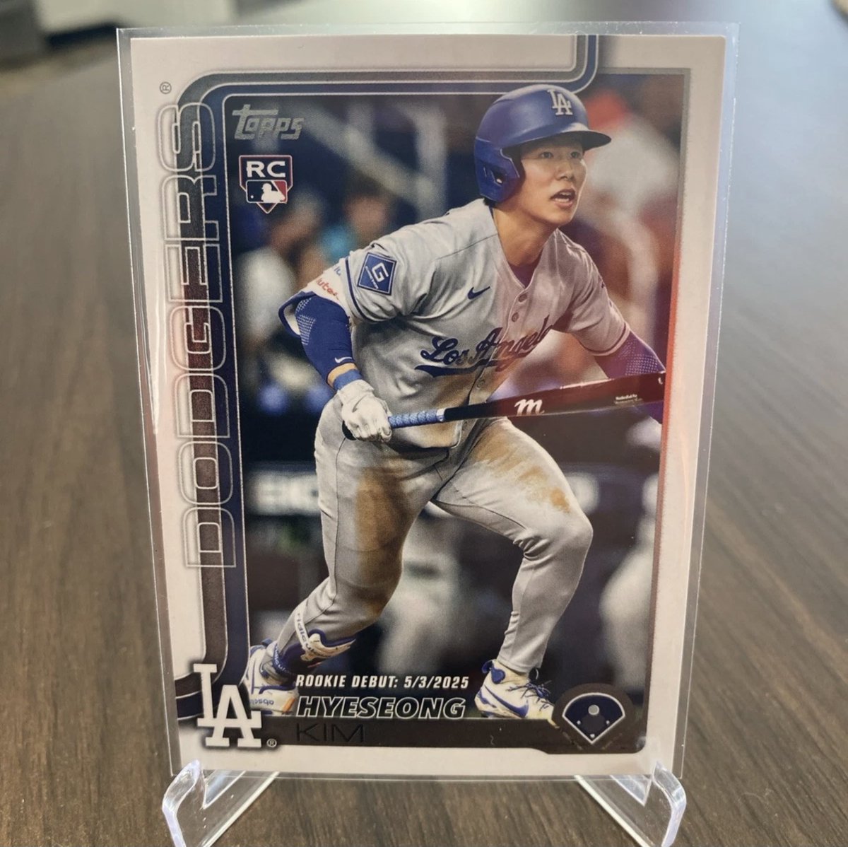 PromotionsDa's tweet image. 🔥FOR SALE🔥
Hyeseong Kim 
2025 Topps Update 
Super Box Exclusive 
SP Companion Card 
Image Variation RC
Los Angeles Dodgers

EBAY LINK ➡️ ebay.us/m/L9mZDv

#baseballcards #shortprint