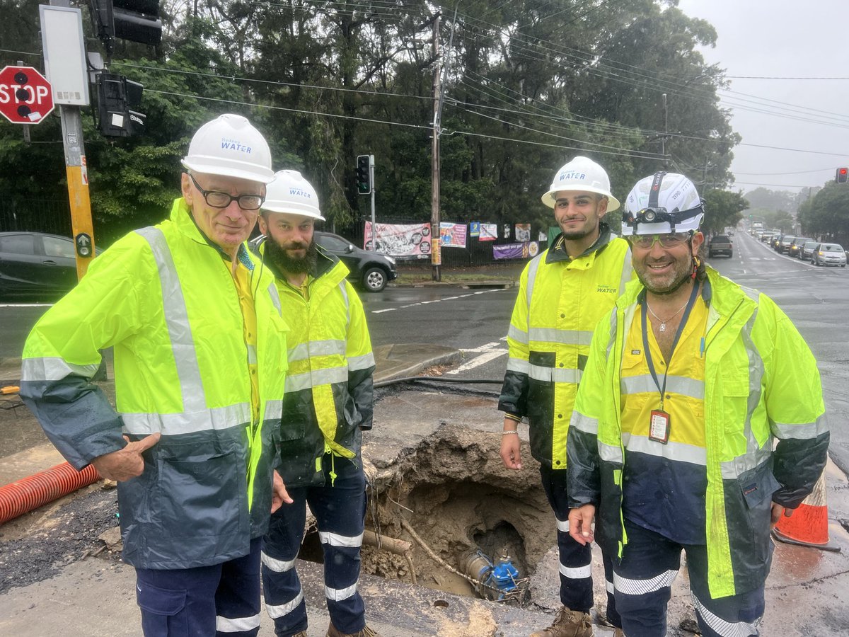 Bob Carr tweet media