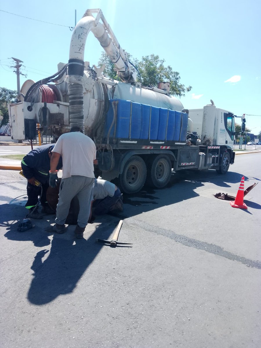 CATRIEL: MANTENIMIENTO CLOACAL💪

Se realizaron trabajos de mantenimiento en la red cloacal. 

‼️Recordamos la importancia de cuidarla entre todos.