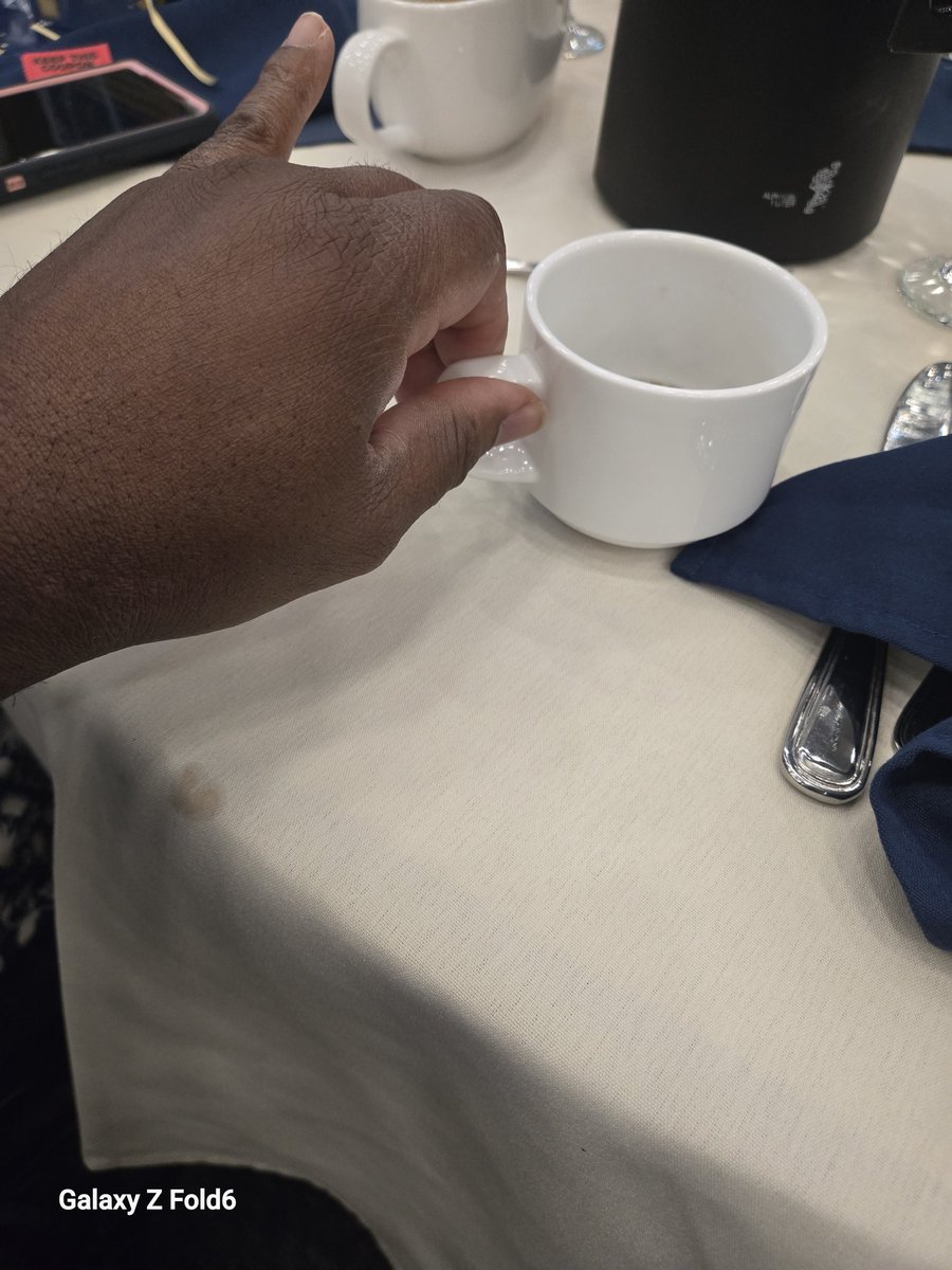 TheMassessment's tweet photo. I don't have any class.  But I am at this special event around a bunch of people with class so I am trying to pretend I do.  I am trying to figure out how to hold this cup and my Pinky PROPERLY....anybody can help me out.  Apologies for ashy hands. 😂😂 Don't carry lotion😂 https://t.co/Qgh4RQqdj1