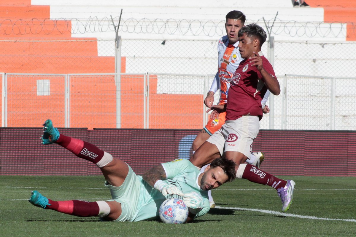 ¡TERMINÓ EL PARTIDO! Deportes La Serena venció a Cobresal en el Estadio El Cobre por la quinta fecha de la Liga de Primera #Cooperativa90 tinyurl.com/ms7t88w8