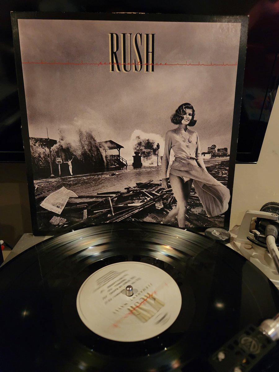 SpinVinyl1's tweet photo. Rush released Permanent Waves in 1980 and the first 3 songs are some of the best Rush ever, Spirit Of Radio, Freewill, Jacob's Ladder..like damn. Original US press.
#Rush #PermanentWaves #vinylrecords https://t.co/RFlUTkiyDI