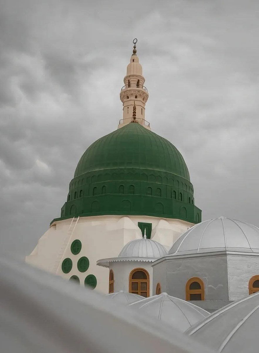 جلّ الَّذي سَمّاك أحمَد واصطَفاكَ
 عَلىٰ البرية أن تَكون رَسُولا" ﷺ

عليه افضل الصلاه والسلام

#صباح_الخير 
#رمضان_كريم 
#اللهم_صل_وسلم_على_نبينا_םבםבﷺ