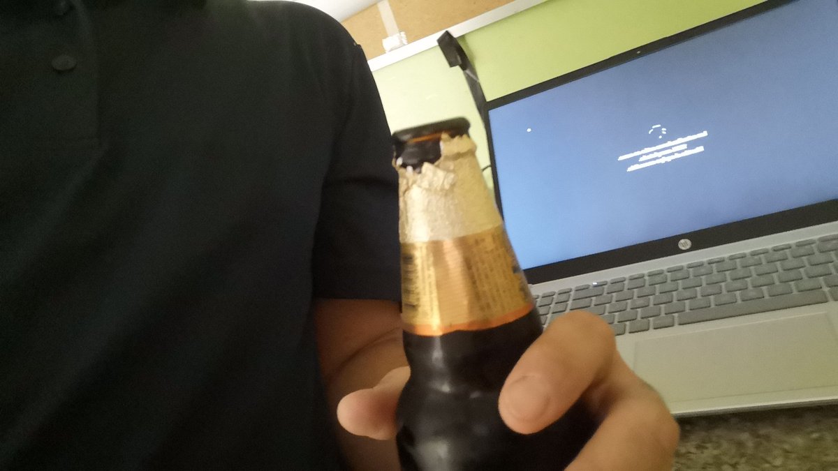 Que empiece la festejación (en la chamba)

#ECDQEMSD #27años