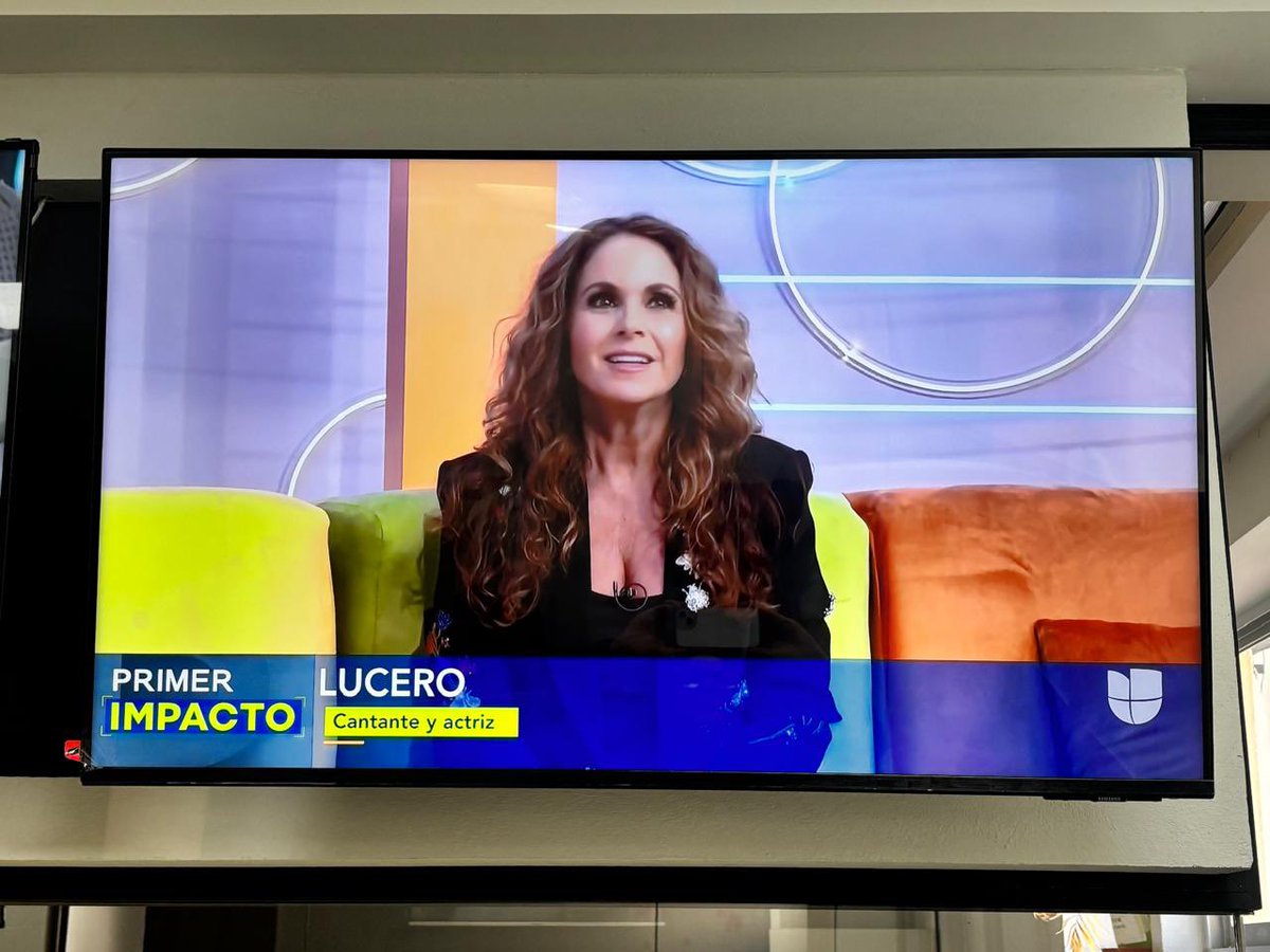LuceroMexico's tweet photo. ¡Qué gusto tan grande compartir este momento con mis amigos de Primer Impacto! 💖✨

Me encanta platicar con ustedes sobre esta etapa tan especial, celebrar 46 años de carrera y todo lo que viene para este 27 de marzo en el Auditorio Nacional.

#LuceroContigo https://t.co/lQOjUeZgsV