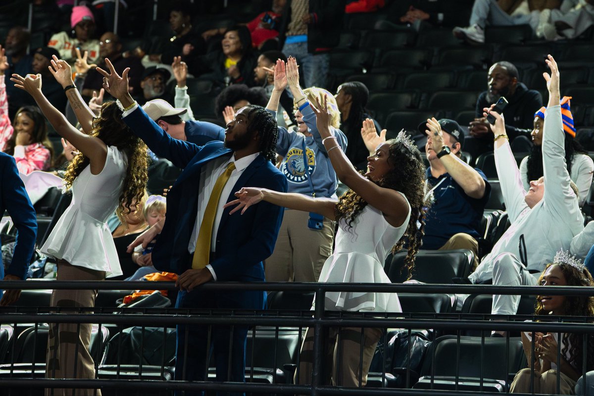 BlfdState's tweet photo. Big Blue is headed back to the CIAA CHAMPIONSHIP after a 71–66 win over Virginia State! 🏀  

Stay tuned: https://t.co/IqPtqjkq2b

#CIAAHOOPS #GuardTheHill 🐾 https://t.co/dZ7qwlI5lo