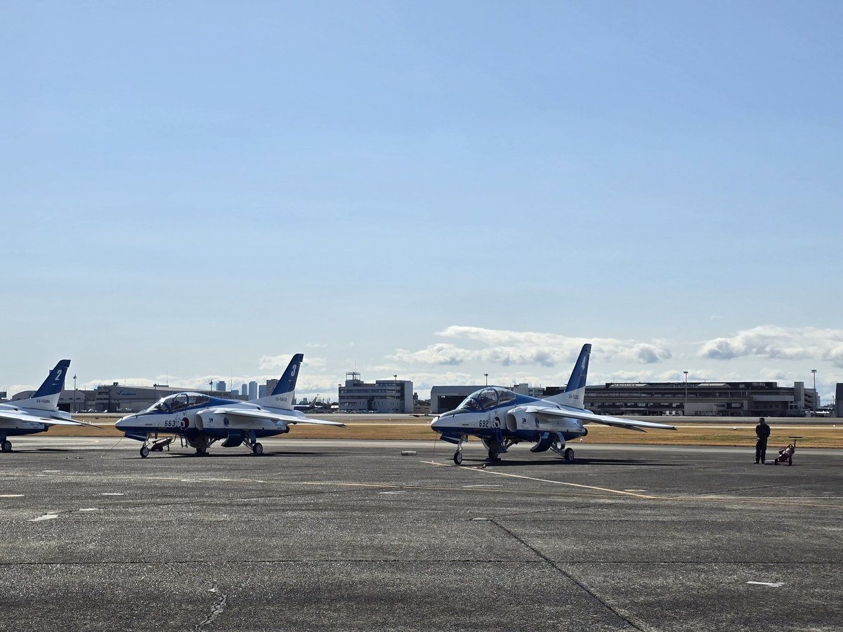 ItatiIn's tweet photo. 航空自衛隊　小牧基地
2026年航空祭予行演習

自衛隊
ブルーインパルス　カッコよ！！

いつも日本を守ってくださり
ありがとうございます✨ https://t.co/9wrqLVEhPa