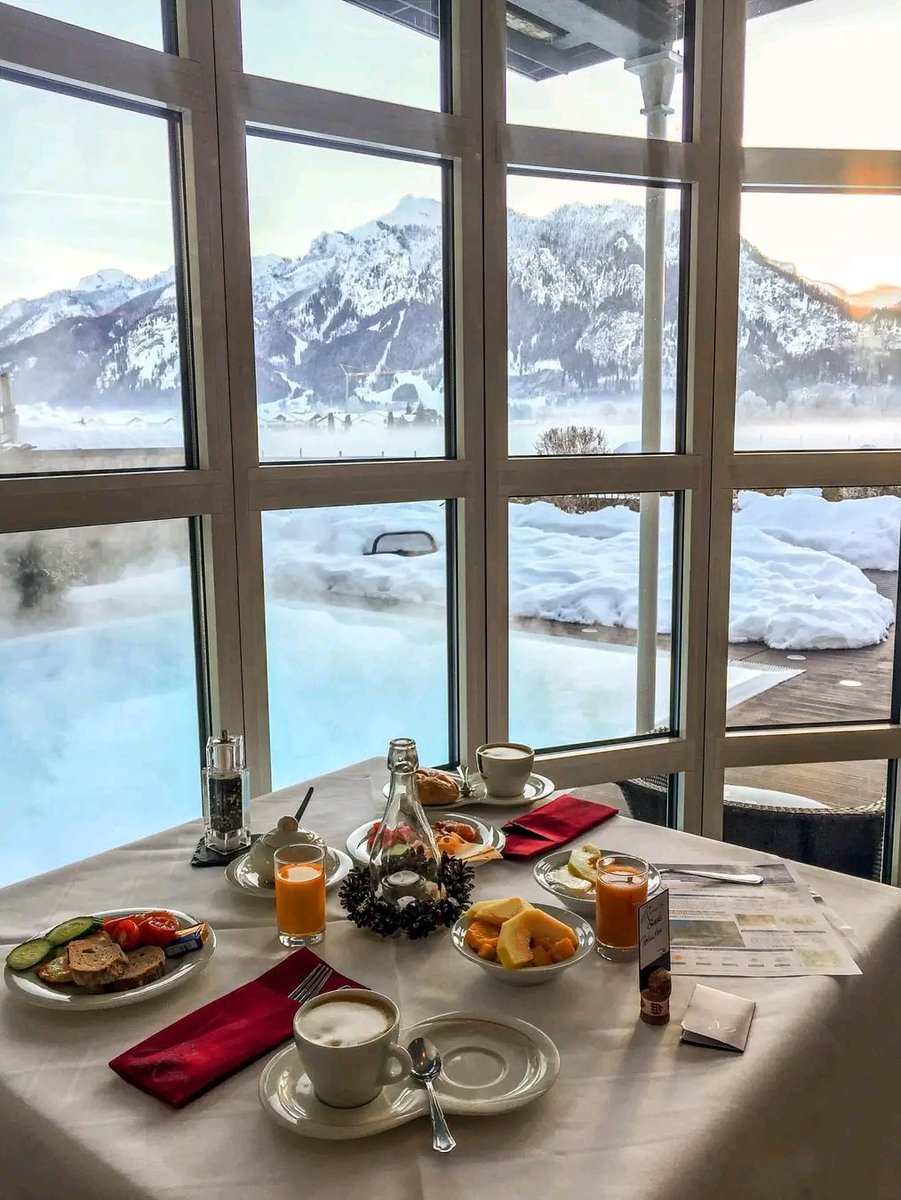 Travel Porn tweet media