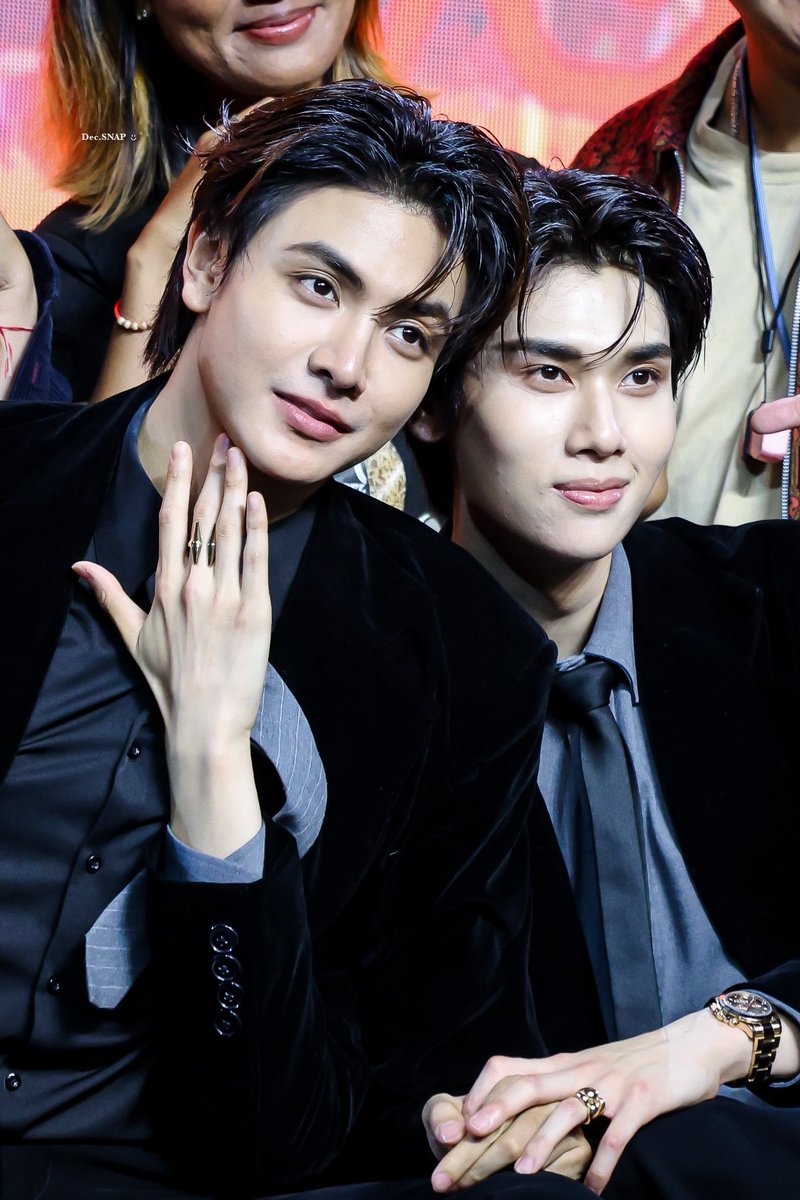 Love꙳❅ tweet media