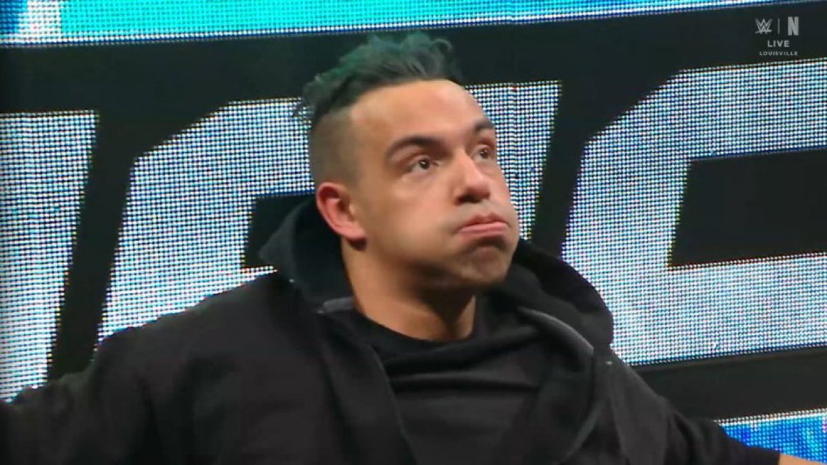 WrestleClips's tweet photo. YOOOO WHO THE F*CK IS THAT 😭😭

#Smackdown https://t.co/EeXOuVOFZK