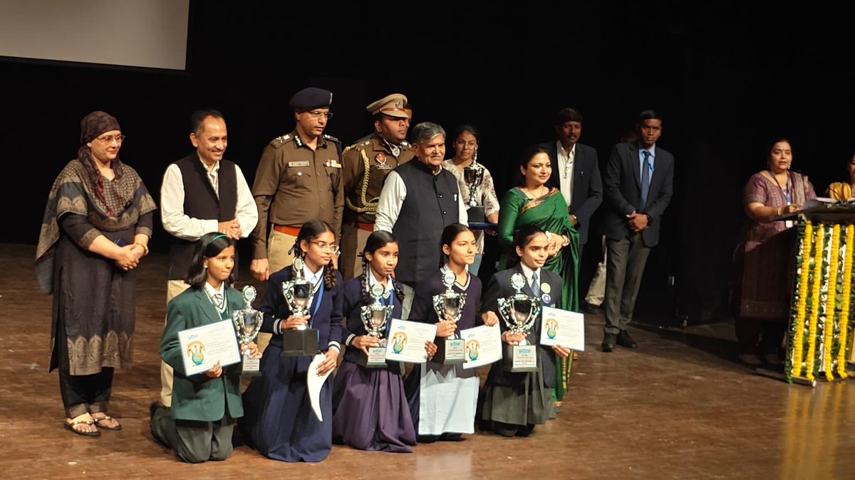 ghs54chd's tweet photo. We are delighted to share that Mahi of 9th A GMHS-54, has secured Third Prize in the Essay Writing Competition under Sashakt Baal Mahotsav-3.0, 2025, organized by CCPCR, honoured by Sh Gulab Chand Kataria, Hon’ble Governor of Punjab &amp; Administrator, U.T. Chd.@SchoolEduChd https://t.co/BJy7BBoKhR