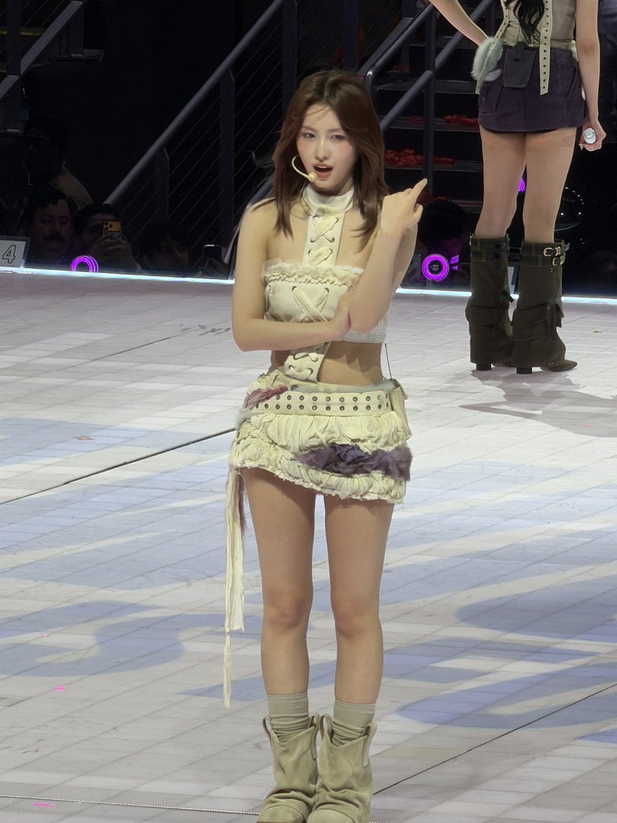Amazing #TWICE_THISISFOR_WORLD_TOUR #MOMO #TWICE