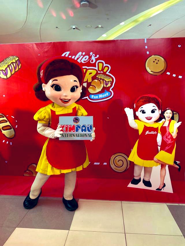 Julie is ready… KPI is ready…
Now we’re just waiting for Kim Chiu to complete the kilig magic!

<a href="/Julies_Official/">Julie's Bakeshop</a> 

#KimChiu