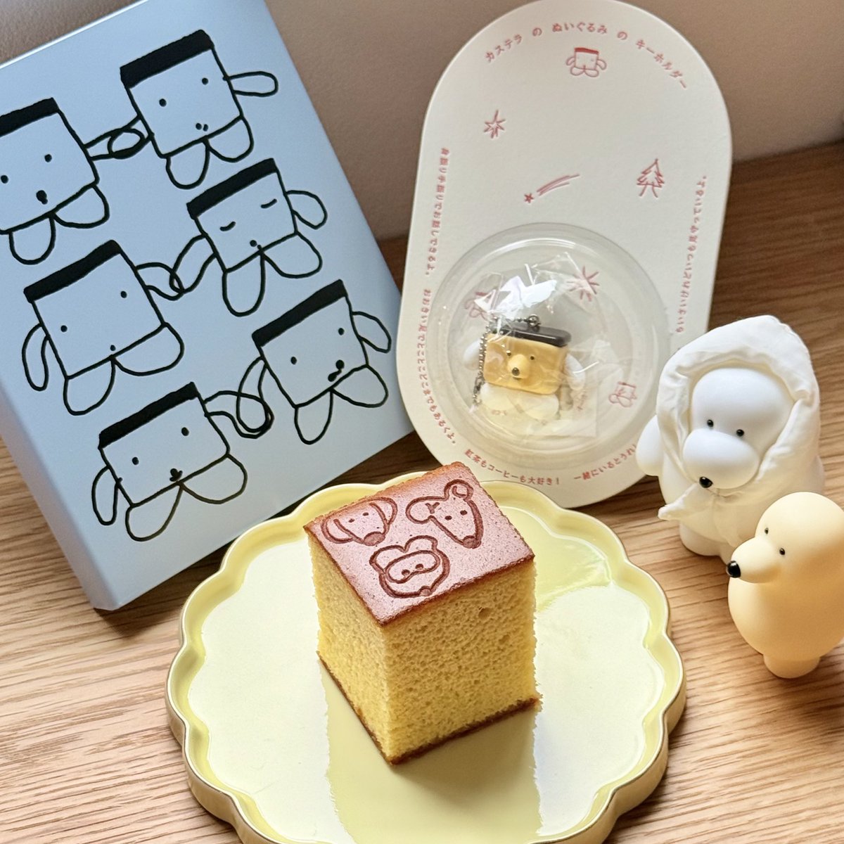 デカルネロカステとカネヒラさんのコラボカステラ届いた〜！ちょっと