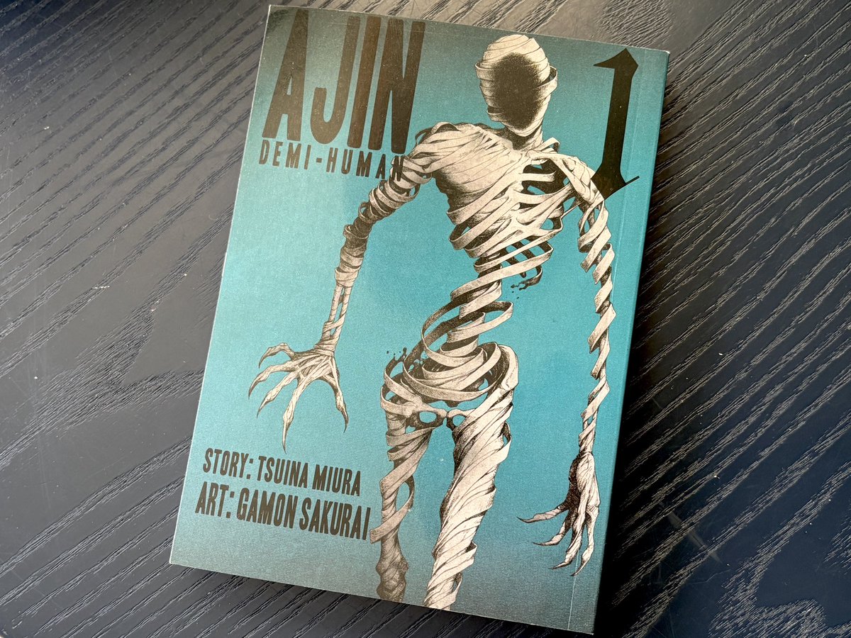 亜人が一番好きな漫画なので英語版を購入