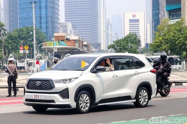 Tentang Menjaga Marwah

“Dan barangsiapa meninggikan diri, ia akan direndahkan dan barangsiapa merendahkan diri, ia akan ditinggikan,” misalnya.