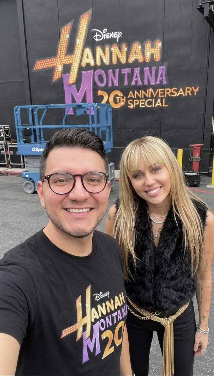 And this is the dream, it’s all i need… 🥹
#HannahMontana 💜💛